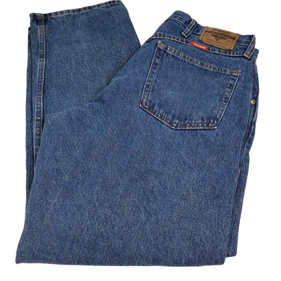 Men's Wrangler Relaxed Fit Jeans 34 x 30 5 Pocket Med. Wash Excellent Condition - Picture 2 of 8